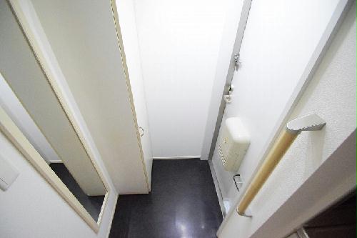 玄関　仕様・設備は現況と異なる場合があります。現況優先。