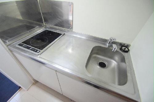 キッチン　仕様・設備は現況と異なる場合があります。現況優先。