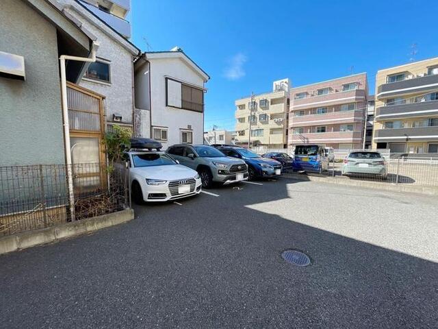 駐車場　駐車場