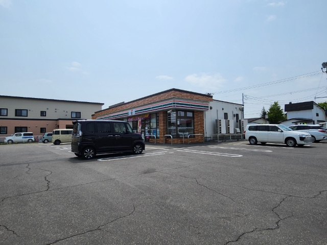 コンビニ　セブンイレブン帯広大通南２２丁目店（コンビニ）まで230m