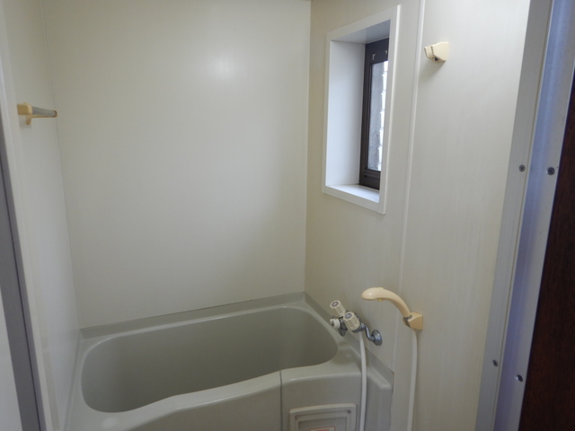 バス・シャワールーム　浴室小窓あり