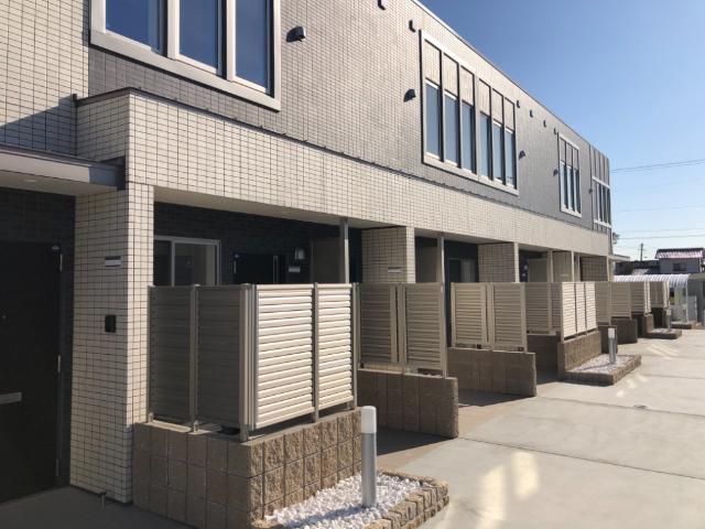 ロビー　外観写真（昼）