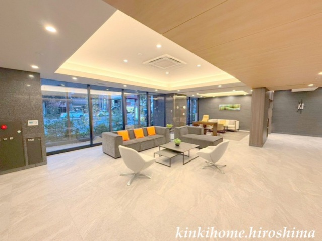 エントランス　写真は参考写真です。現況を優先してください。