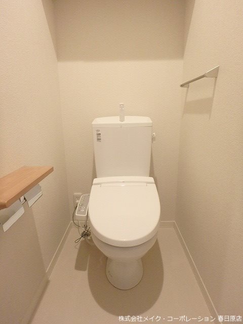 トイレ　写真は同型タイプ