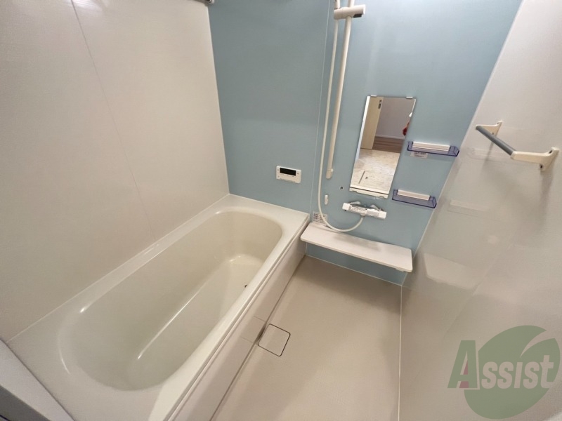 バス・シャワールーム　追い焚き機能が付いているのでいつでも温かいお風呂に入れますよ