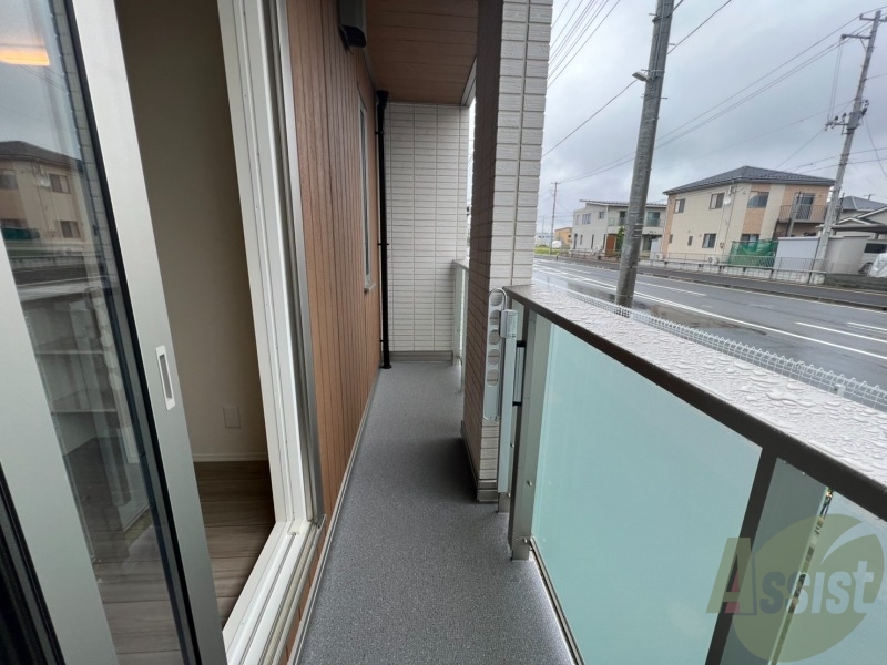 バルコニー　バルコニーがあるので洗濯物は外に干せそうですね～