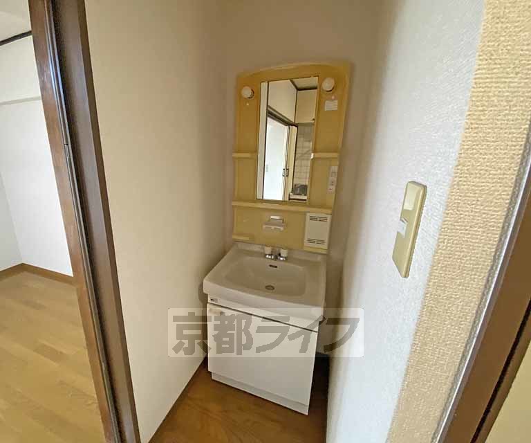 洗面設備　独立洗面台です。