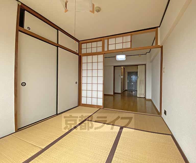 居室・リビング　最上階のお部屋です。徒歩２分に総合スーパーがありお買い...