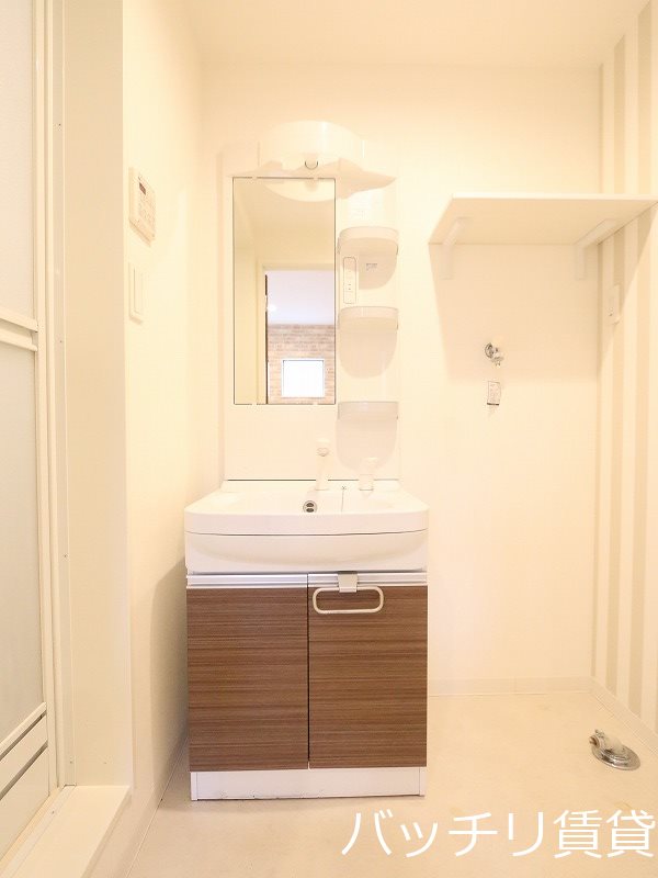 洗面設備　画像は同シリーズタイプの為、参考写真になります。