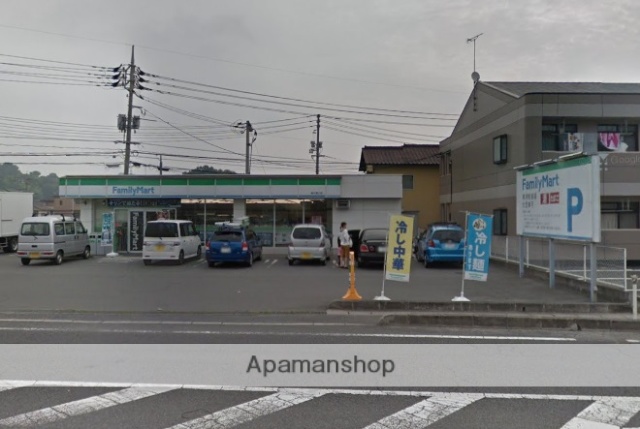 コンビニ　ファミリーマート（コンビニ）まで483m