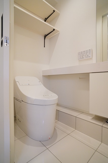 トイレ　トイレ