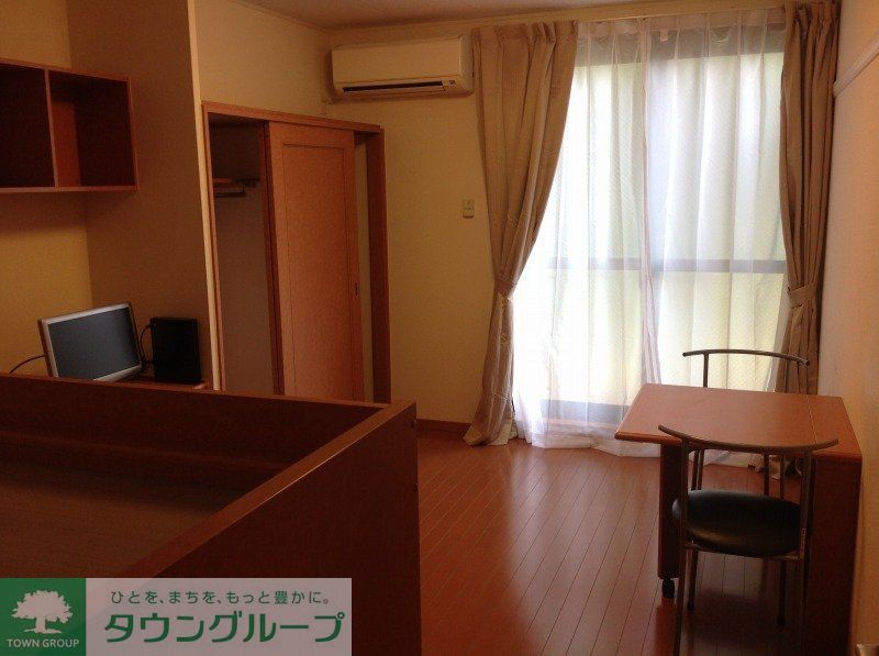 居室・リビング　現状優先　1階フローリング・2階絨毯