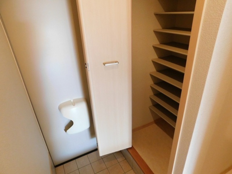 玄関　図面と現状に相違がある場合には現状を優先