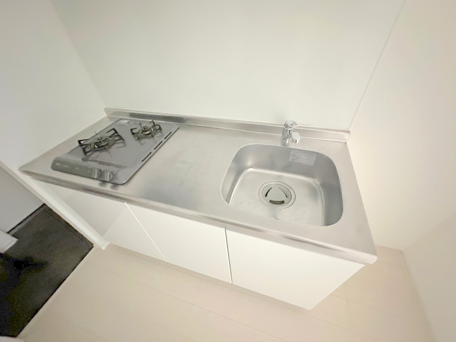 キッチン　オシャレなシステムキッチン。お料理好きには嬉しいですね。