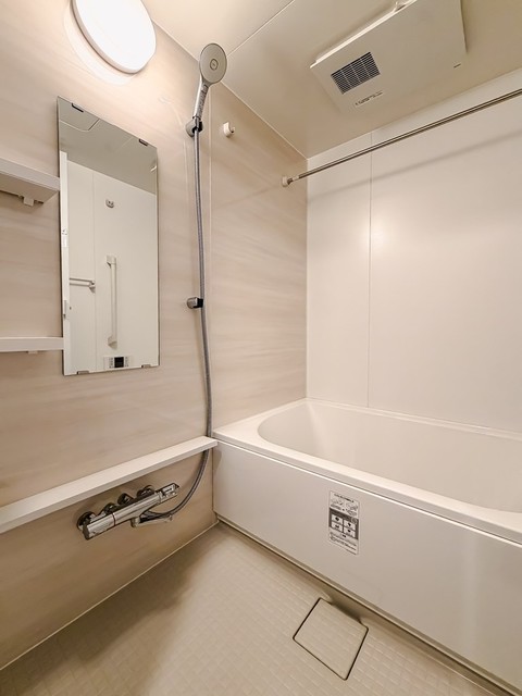 バス・シャワールーム　※写真は同タイプ住戸です。