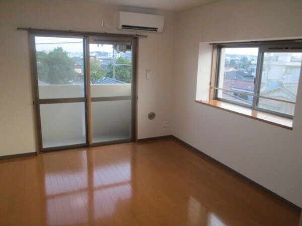 居室・リビング　※別部屋同間取りのお写真となります。参考にご覧くださいませ。