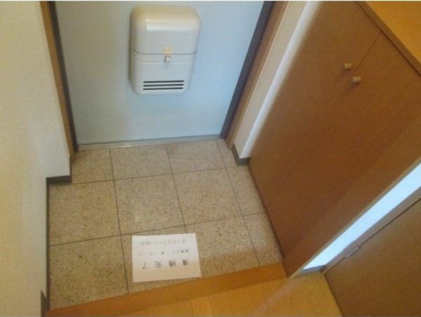 玄関　※別部屋同間取りのお写真となります。参考にご覧くださいませ。