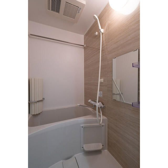 バス・シャワールーム　■浴室暖房乾燥機能