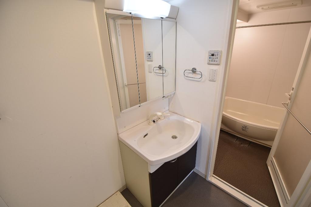 洗面設備　洗髪洗面化粧台