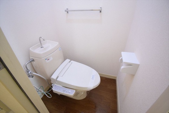 トイレ　※掲載写真は同マンション別部屋参考写真となります。