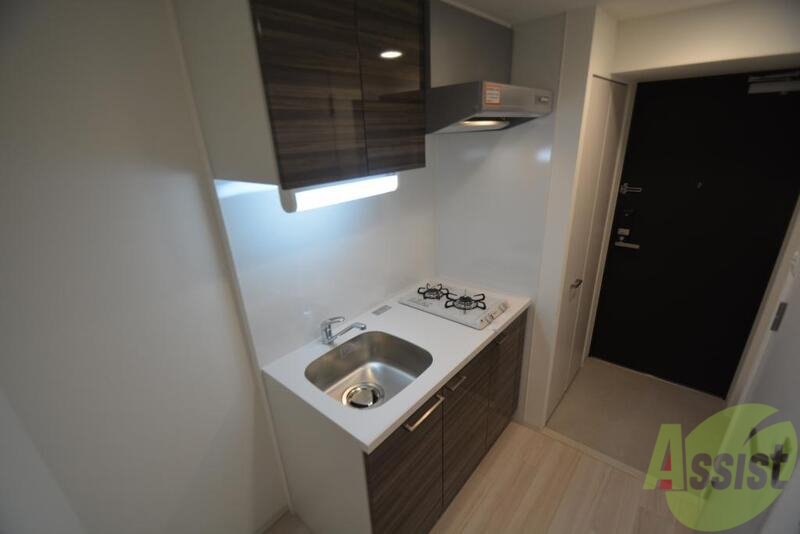 キッチン　２口ガスキッチンで料理がはかどりますね