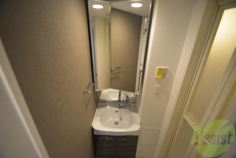 洗面設備　朝の身支度に便利です