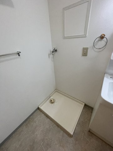 その他設備　室内洗濯機置き場です