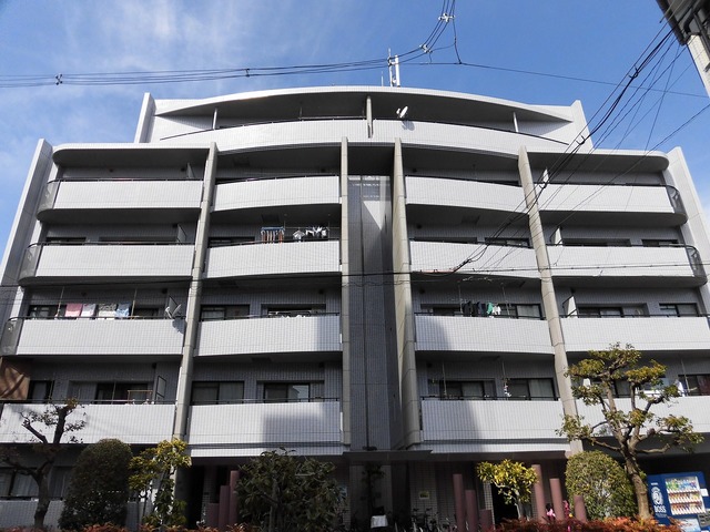 建物外観　外壁タイル張りのお洒落なマンションです