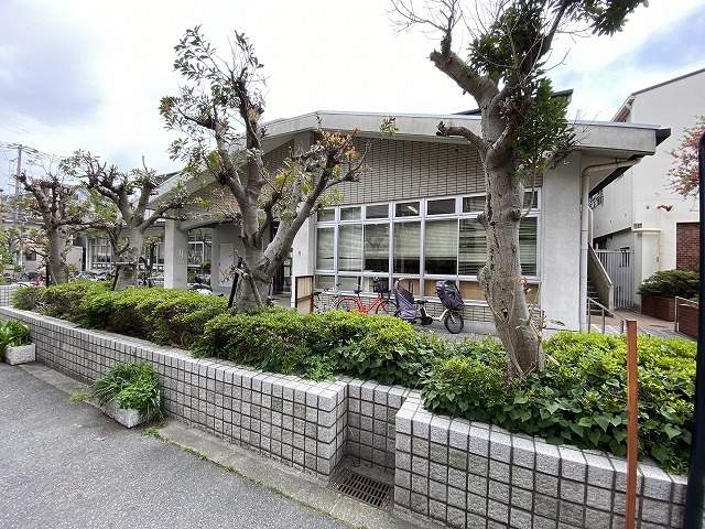 図書館　天王寺図書館（図書館）まで318m