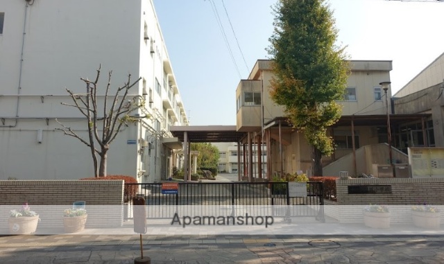 小学校　横浜市立戸塚小学校（小学校）まで65m