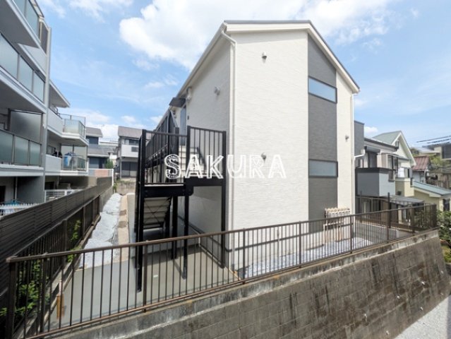 エントランス　管理の行き届いたエントランスです♪