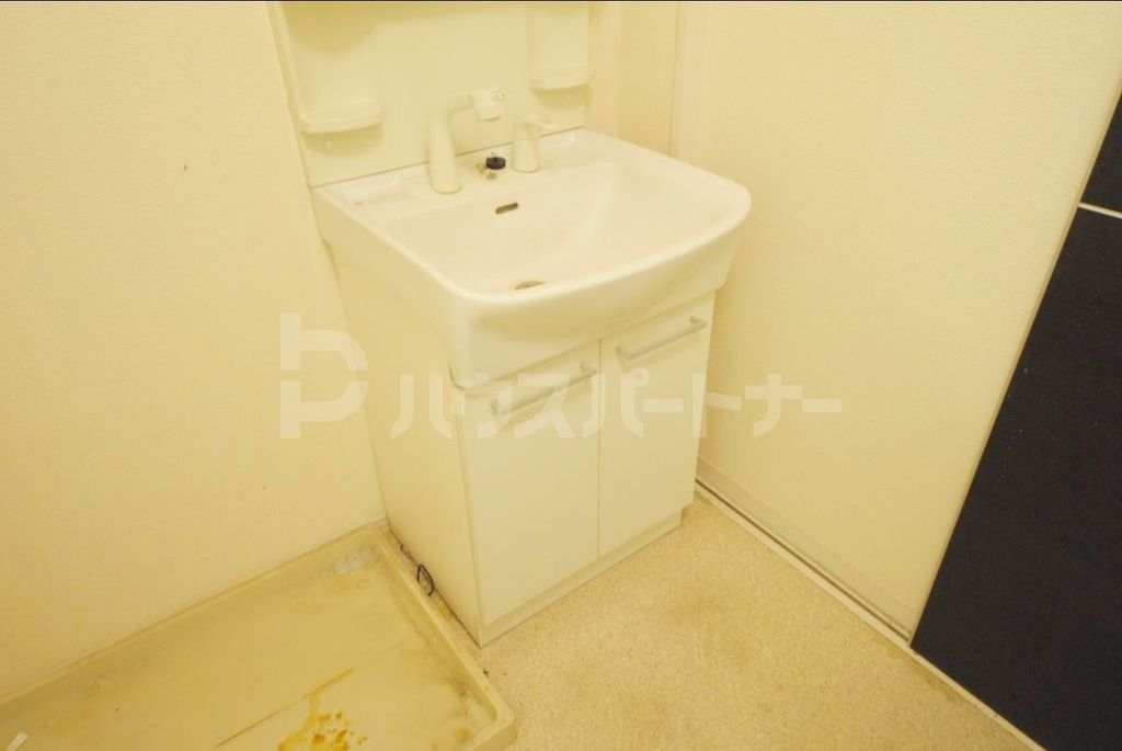 洗面設備　リフォーム中です。