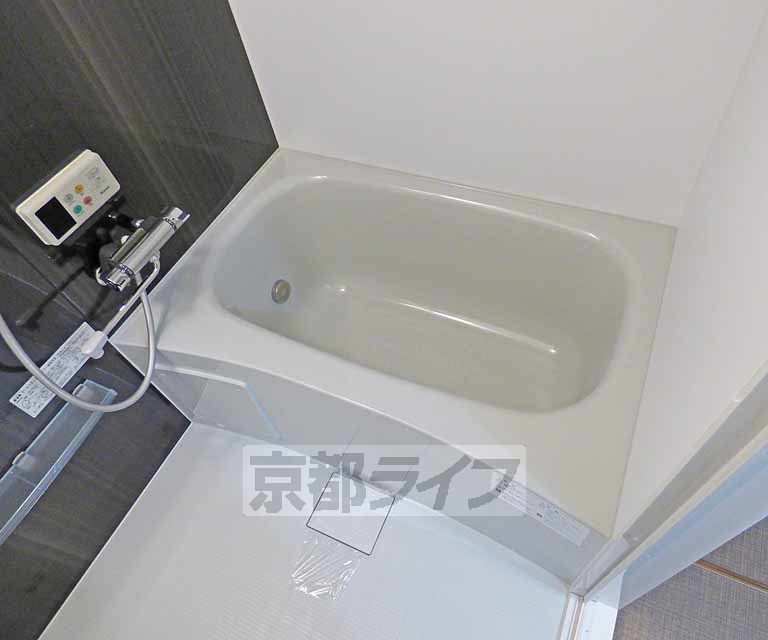 バス・シャワールーム　バスルームです。