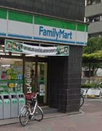 コンビニ　ファミリーマート 台東三筋一丁目店（コンビニ）まで526m