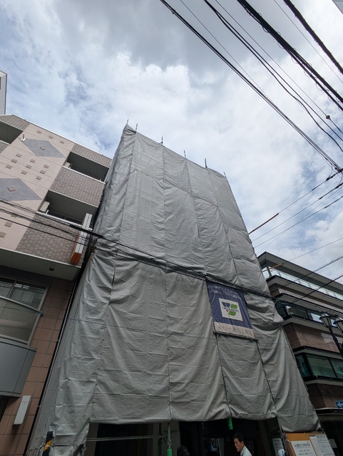 建物外観　工事中