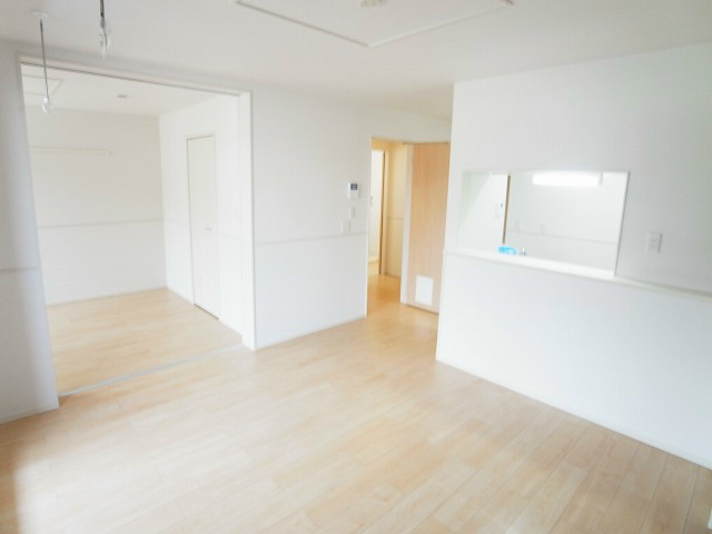 居室・リビング　同一物件参照