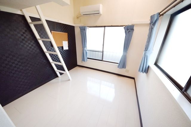 居室・リビング　★ホワイトフローリングで明るいですよ★