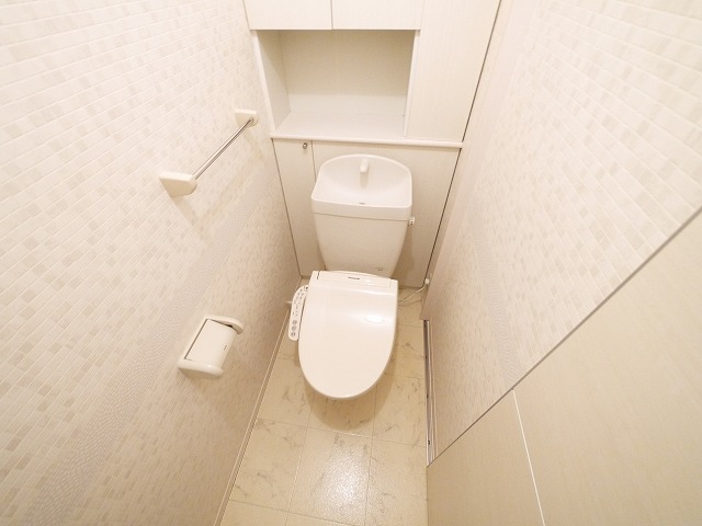 トイレ　キッチン用品をしっかり収納できますね。
