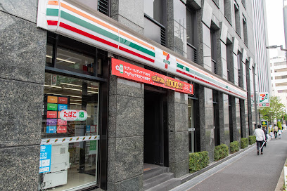 コンビニ　セブンイレブン 新宿新小川町店（コンビニ）まで184m