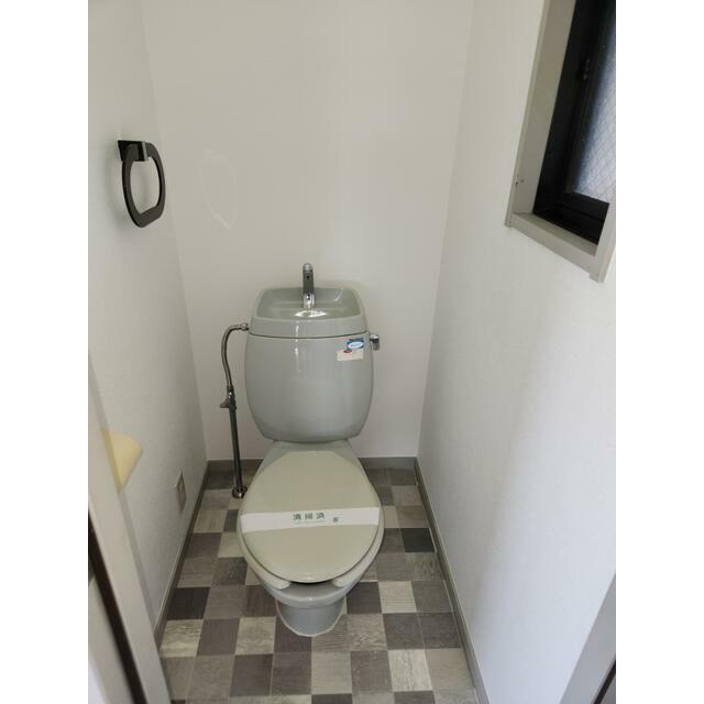 トイレ　写真は以前に撮影したものです。