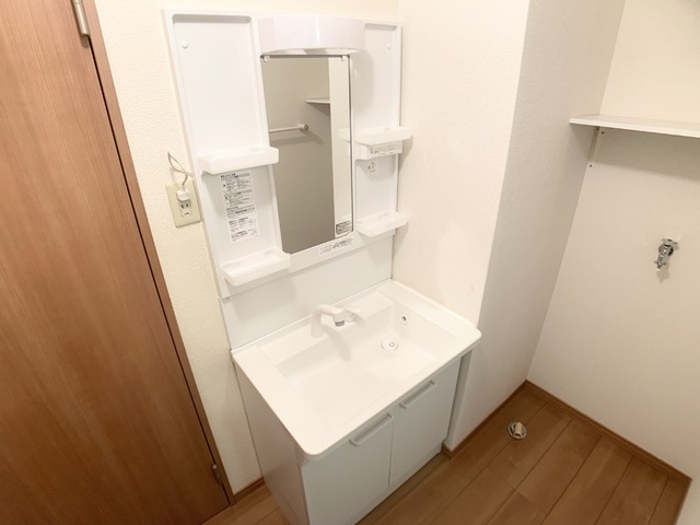 洗面設備　洗髪洗面化粧台