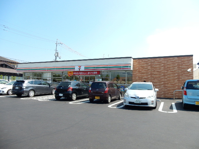 コンビニ　セブンイレブン青江1丁目店（コンビニ）まで300m