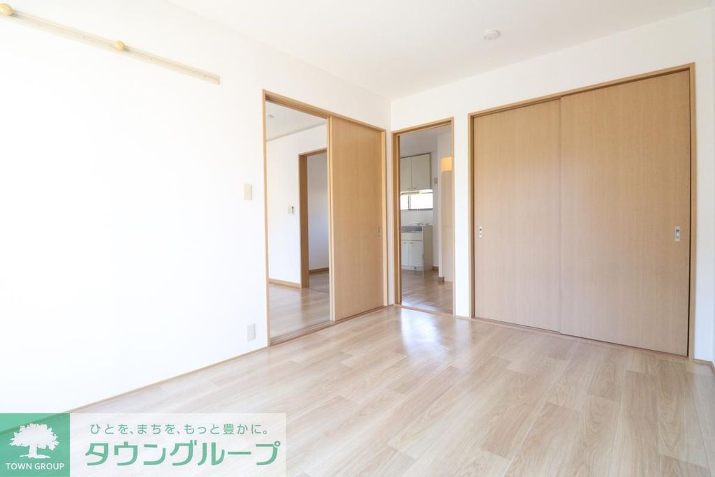 居室・リビング　※別部屋参考写真です