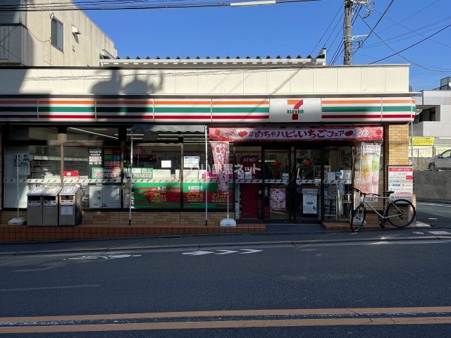 コンビニ　セブンイレブン新宿神楽坂西店（コンビニ）まで349m