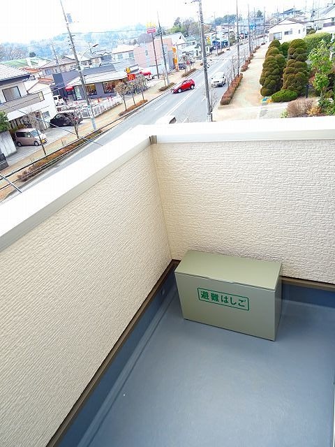 バルコニー　南向きで日当たり良好です。