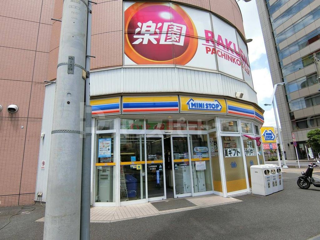 コンビニ　ミニストップ南越谷ラクーン店（コンビニ）まで270m