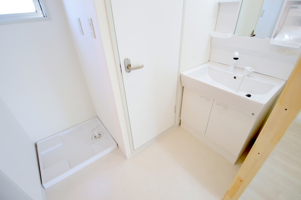 洗面設備　※写真は同物件別号室のものです。