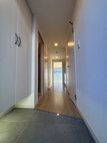 玄関　※同物件の別号室の写真です