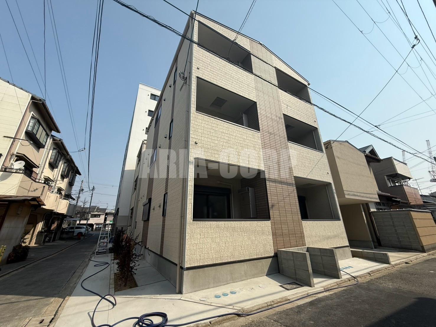 建物外観　2025年完成、大手ハウスメーカー施工のデザイナーズアパート