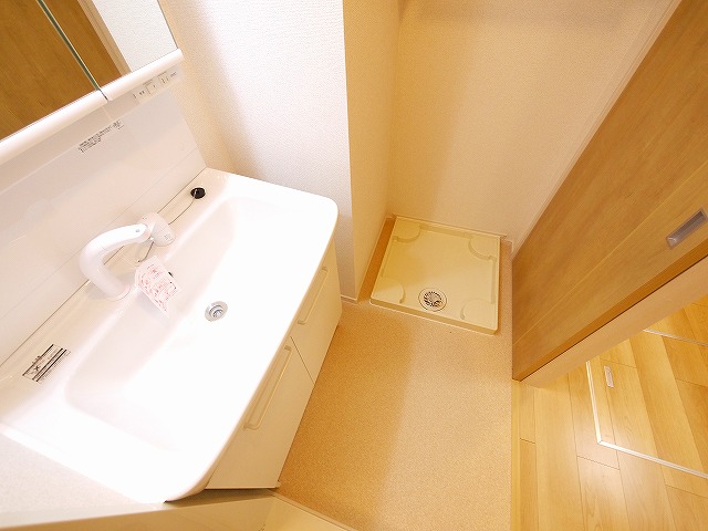 洗面設備　コンパクトで使いやすい洗面所